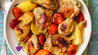 עוף בשורשים ומשמשים