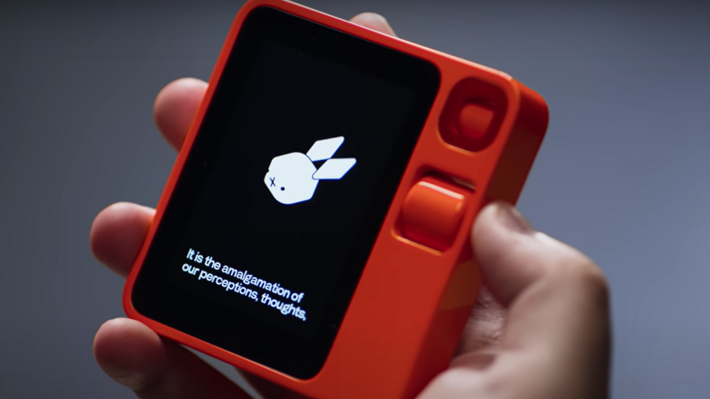 The Rabbit R1 was also a failure (Screenshot: YouTube) ה-Rabbit R1 מתיימר להוסיף לכם בינה מלאכותית בחיי היום יום