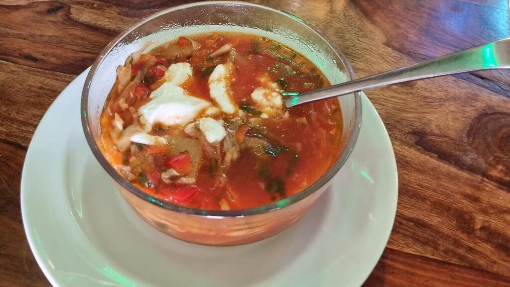 מרק בורשט ב"יורש", בת ים