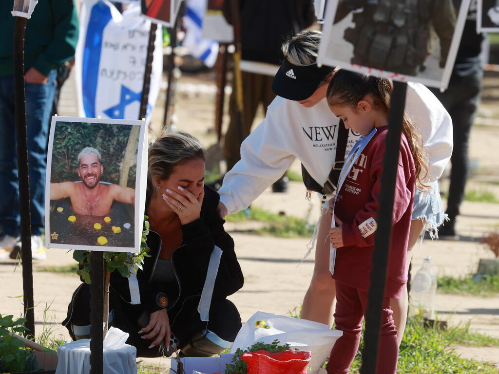 משפחות החטופים ונרצחים במיצג פסטיבל נובה ברעים