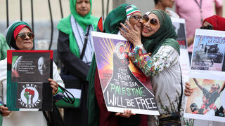 דרום אפריקה קייפטאון תומכות פלסטינים חוגגות אחרי פסיקת בית הדין ב האג