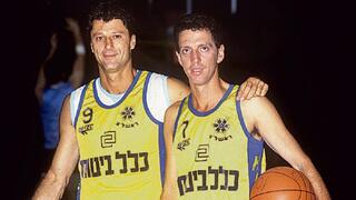 מיקי ברקוביץ' ב־1990, עם מוטי ארואסטי