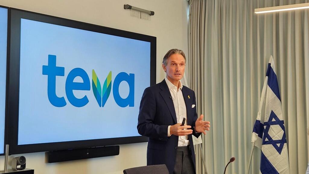 Richard Francis, president and CEO of Teva, at the press conference (Photo: Teva spokesperson) ריצ'רד פרנסיס, נשיא ומנכ"ל טבע, במפגש העיתונאים