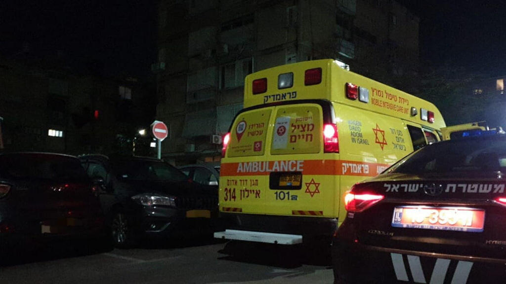 Подросток скончался по дороге в больницу (Фото: МАДА) בת ים דקירה קשישה חשד רצח אישה בת 72 זירה