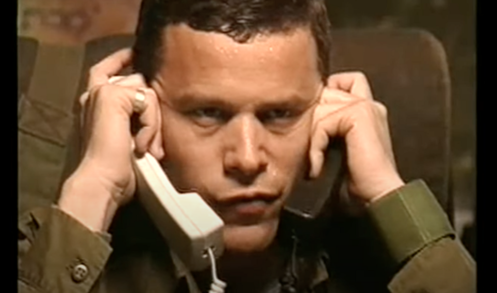 רמי הויברגר בתפקיד קרמבו מתוך ״מבצע סבתא״