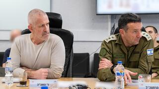 הרמטכ"ל הרצי הלוי וראש השב"כ רונן בר קיימו אישור תוכניות להמשך המלחמה בפיקוד הדרום