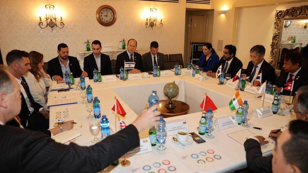 Ambassadors from Indo-Pacific countries meet with Economy Minister Nir Barkat in 2024 (Photo: Economy Ministry) ניר ברקת בפגישה עם השגרירים בירושלים