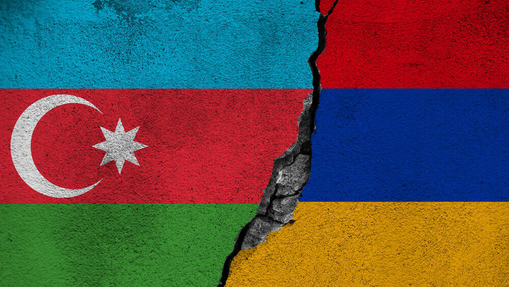 Azerbaijani, Armenian flags (Photo: Shutterstock) דגל דגלים דגלי ארמניה אזרבייג'ן נגורנו קרבאך