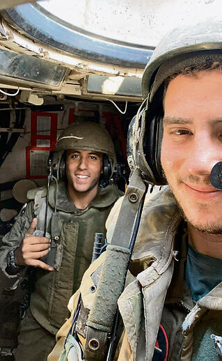 Oz and Omer yk13847859