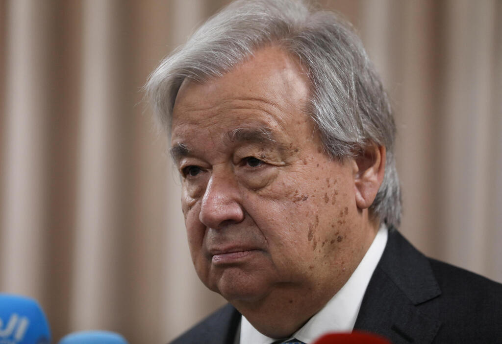 אנטוניו גוטרש מזכ"ל ה או"ם ב בית ספר של אונר"א ב עמאן ירדן