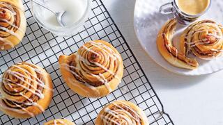 רול קפה  ומרציפן