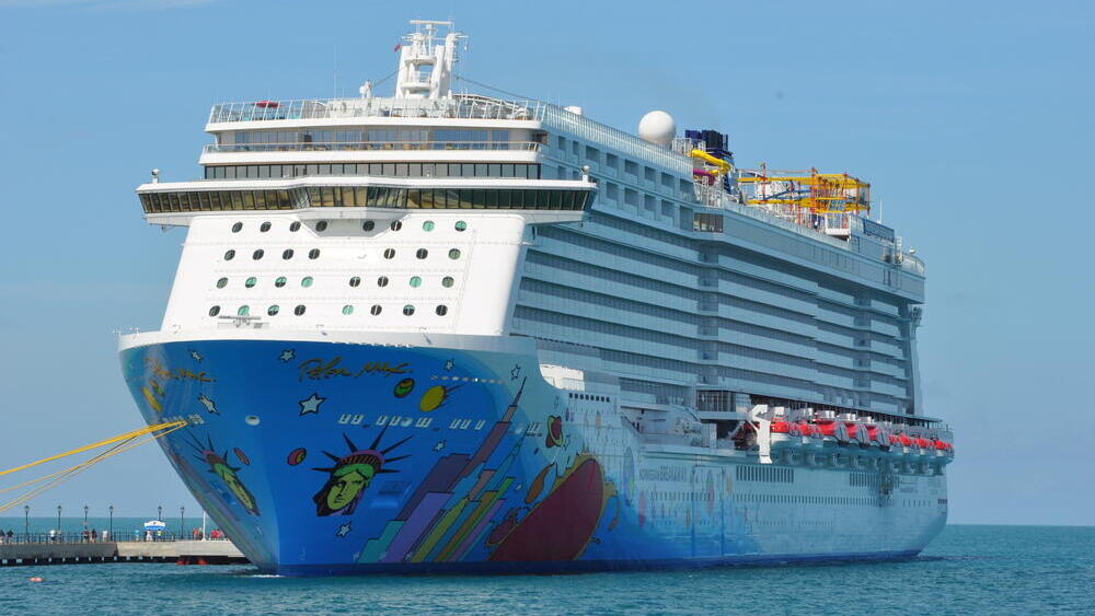 ספינה ספינת תענוגות של חברת norwegian cruise line