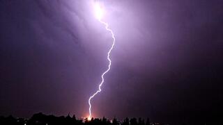 סופת ברקים בפתח תקווה