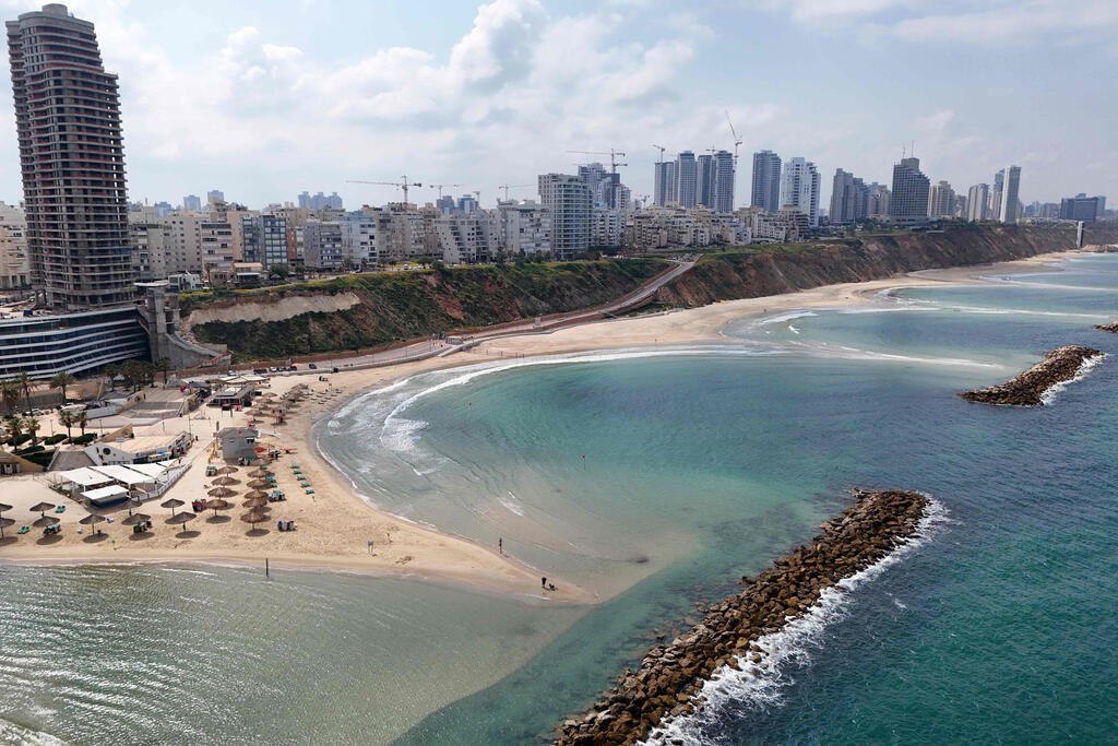 Netanya (Photo: JACK GUEZ / AFP) חוף הים בנתניה