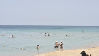 מבלים בחוף נהריה