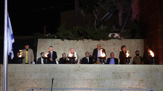 ניצולי שואה מדליקי משואות טקס יום השואה יד ושם