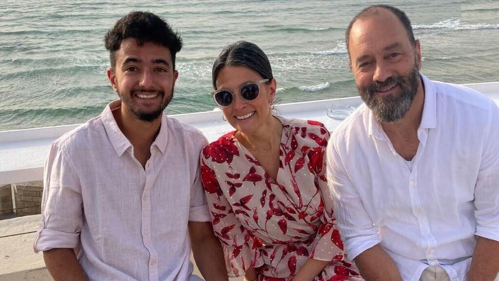 Hersh Goldberg-Polin with parents Rachel Goldberg-Polin and Jon Polin.