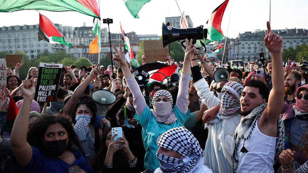 הפגנות נגד ישראל בגשר ווטרלו בלונדון בריטניה