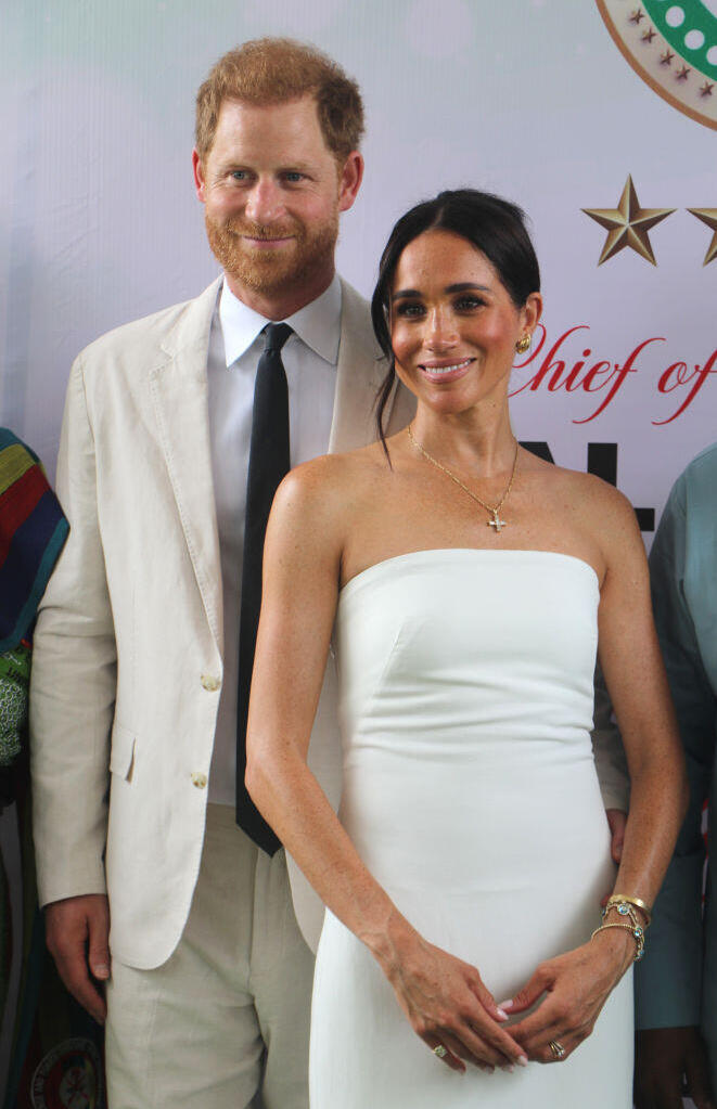 "תחייך כאילו לא הלך עלינו" (צילום: Emmanuel Osodi/Anadolu via Getty Images) הנסיך הארי מייגן מרקל
