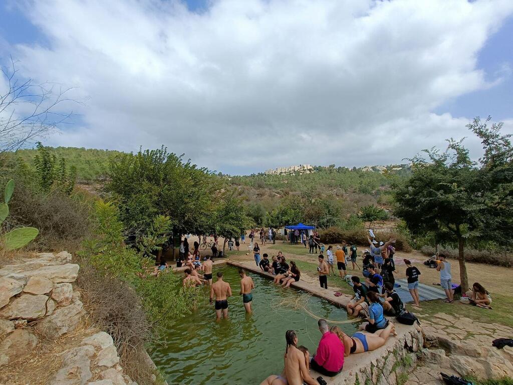 עין לבן, הרי ירושלים