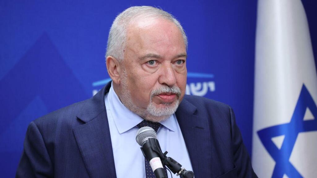 אביגדור ליברמן, ישיבת סיעה ישראל ביתנו