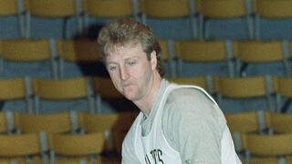 ביל וולטון במדי בוסטון סלטיקס עם לארי בירד