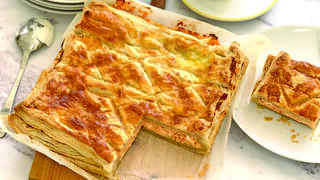 בורקס גבינה אחד גדול