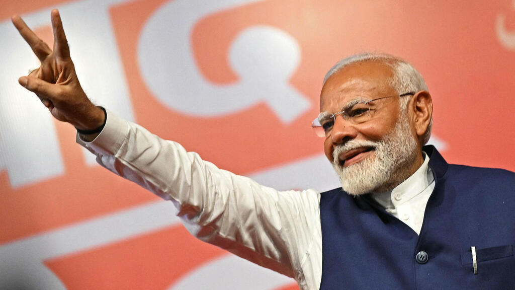 ראש ממשלת הודו נרנדרה מודי חוגג ניצחון ב בחירות