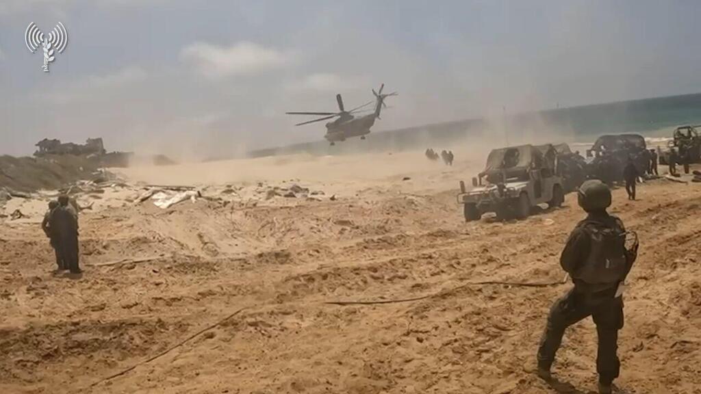 ЦАХАЛ в Газе (Фото: пресс-служба ЦАХАЛа) תיעוד מצלמה מצלמות קסדה לוחם לוחמים לוחמי צה"ל צבא שייטת 13 מבצע חילוץ ארנון זרעי קיץ חטופים כלי רכב רכבים אש לחימה מלחמה מלחמת חרבות ברזל