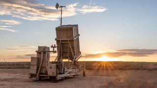 אלפי רקטות ומאות כלי טיס יורטו: כך מתמודד מערך ההגנה האווירית עם האתגר הרב זירתי