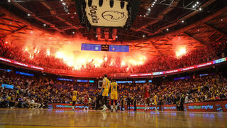 אבוקות בהיכל