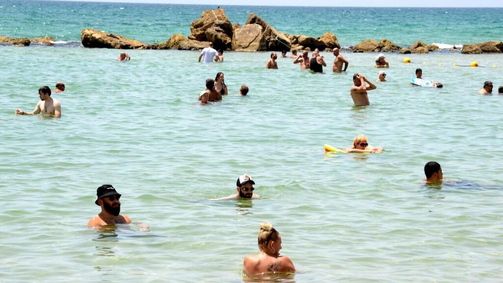 Bat Yam beach (Photo: Kobi Koanks) חוף הסלע בבת ים