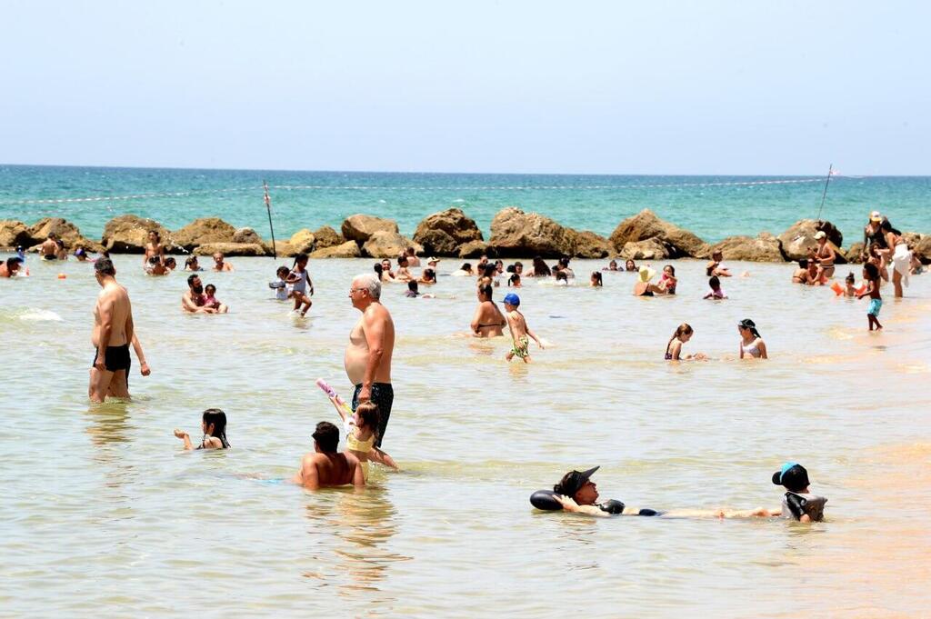Bat Yam (Photo: Kobi Kuenkas) חוף הסלע בבת ים