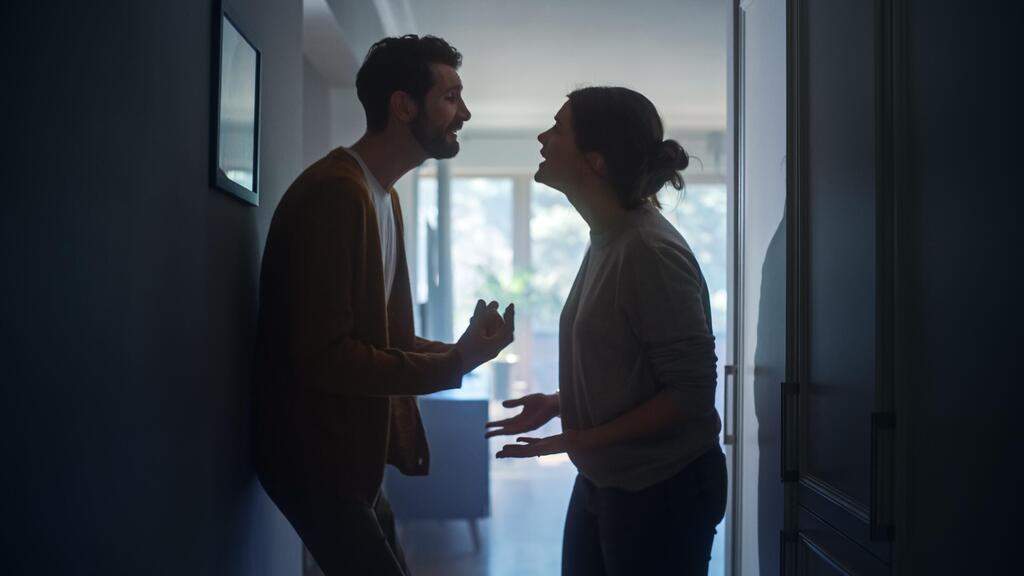 It begins when one partner, suddenly feeling like a lion in his own home (Photo: Shuuterstock) אבל למה היית חייב לפתוח 5 מגירות, למה?