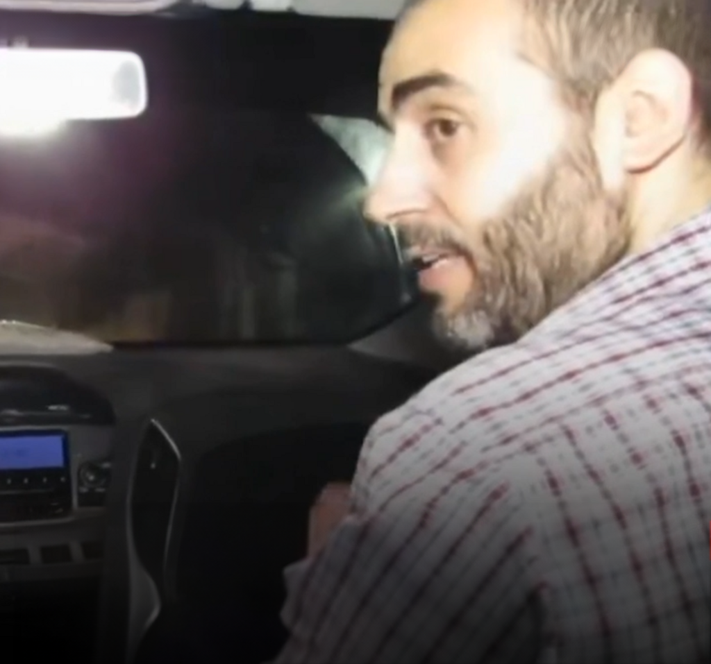 מוחמד סינוואר, מוביל פרויקט בניית המנהרה ואחיו של יחיא סינוואר, נוסע ברכב בתוך המנהרה