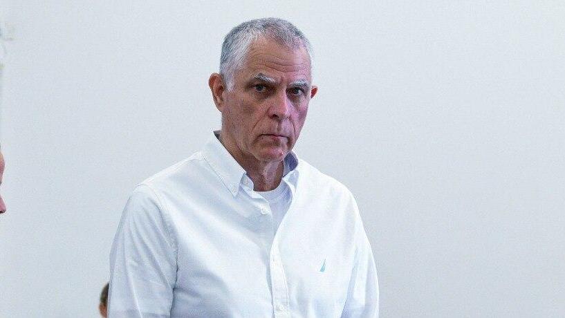 דוד שומרון מגיע לעדותו בתיקי האלפים של בנימין נתניהו