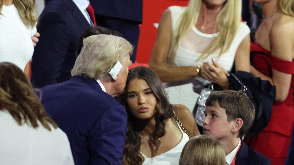 ארה"ב דונלד טראמפ נכדתו קאי ועידה רפובליקנית ארצית