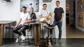 המייסדים ובעלי Wiz, מימין: רועי רזניק (סמנכ"ל פיתוח), עמי לוטבק (סמנכ"ל טכנולוגיה), אסף רפפורט (מנכ"ל), ינון קוסטיקה (סמנכ"ל מוצר)