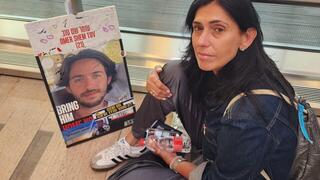 שלי שם טוב בנתב"ג לפני הטיסה לארה"ב