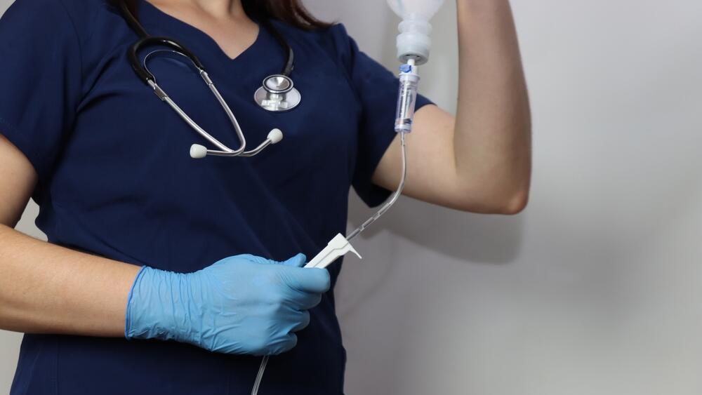 The drug is administered by intravenous infusion once a week. Illustration (Photo: Shutterstock) כימותרפיה עירוי לווריד