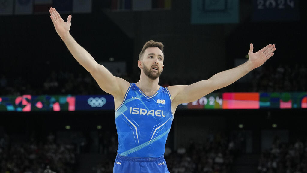 Артем Долгопят (Фото: AP Photo/Francisco Seco) דולגופיאט