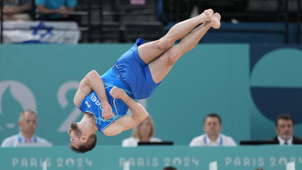 Артем Долгопят (Фото: AP Photo/Charlie Riedel) דולגופיאט