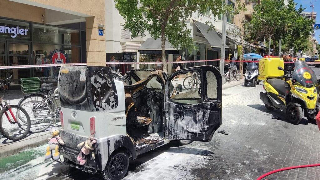 The mobility scooter in which Yotam was killed יותם בודג שנהרג בפיצוץ הקלנועית ואמו שירון