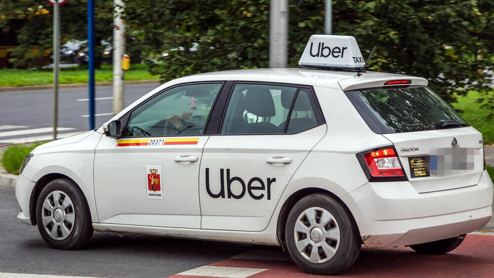 Такси Uber (Фото: shutterstock) רכב של אובר בוורשה, ארכיון