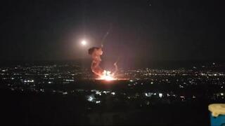 פיצוצי משנה, ורקטות שמתעופפות: תיעוד מהתקיפה בעומק לבנון