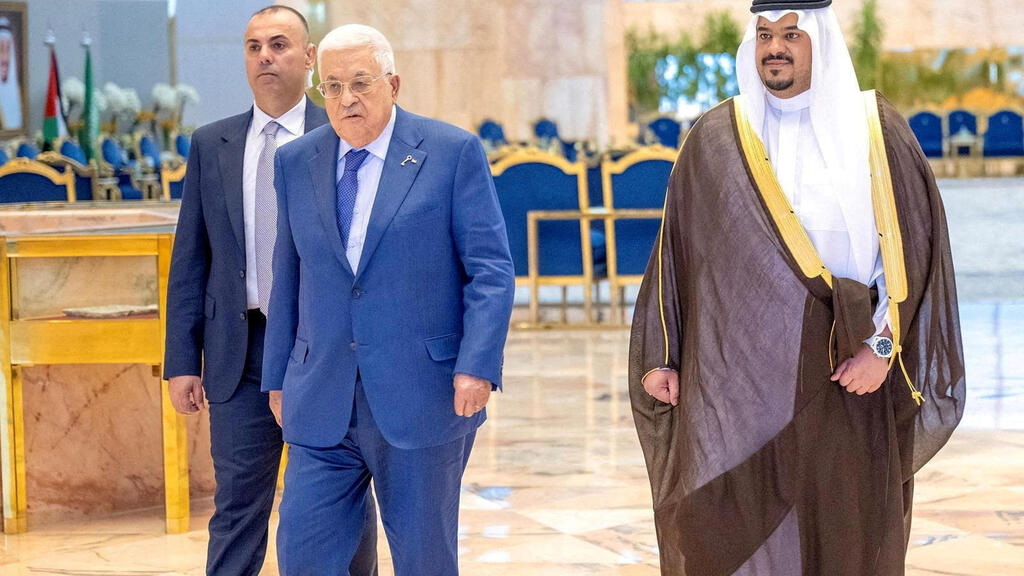 אבו מאזן מבקר בסעודיה