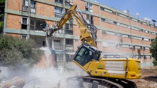 הריסת מבנים ישנים ברחוב בר יוחאי בירושלים בפרויקט פינוי בינוי