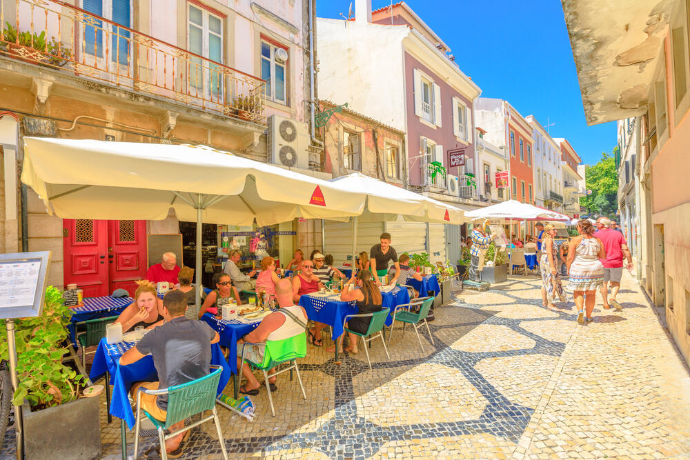 Historic quarter in Lisbon (Photo: shutterstock) מסעדה ברובע ההיסטורי של ליסבון