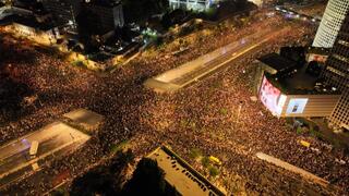 הפגנת ענק בקריאה להשבת החטופים בתל אביב