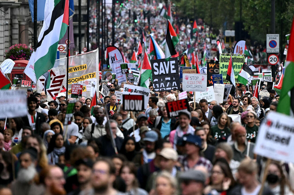 Pro-Palestinian demonstration in London (Photo: JUSTIN TALLIS / AFP) הפגנת נגד ישראל לונדון